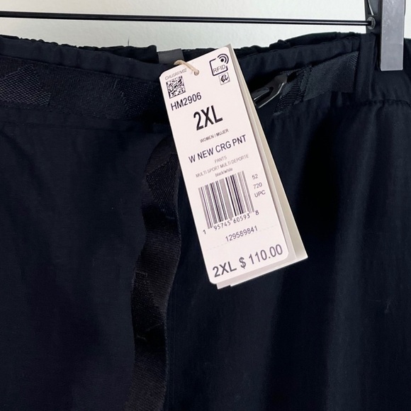 NWT Adidas Women’s Belted Waist Cargo Pants in Black - Picture 7 of 10